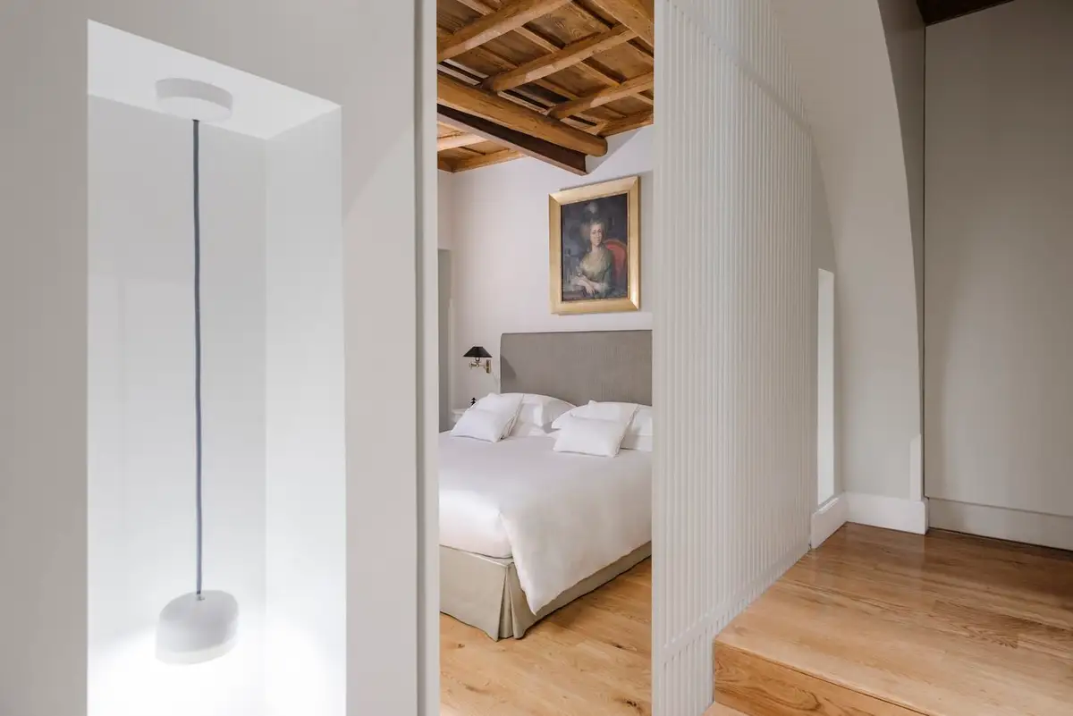 08 Margutta Junior Suite.jpg