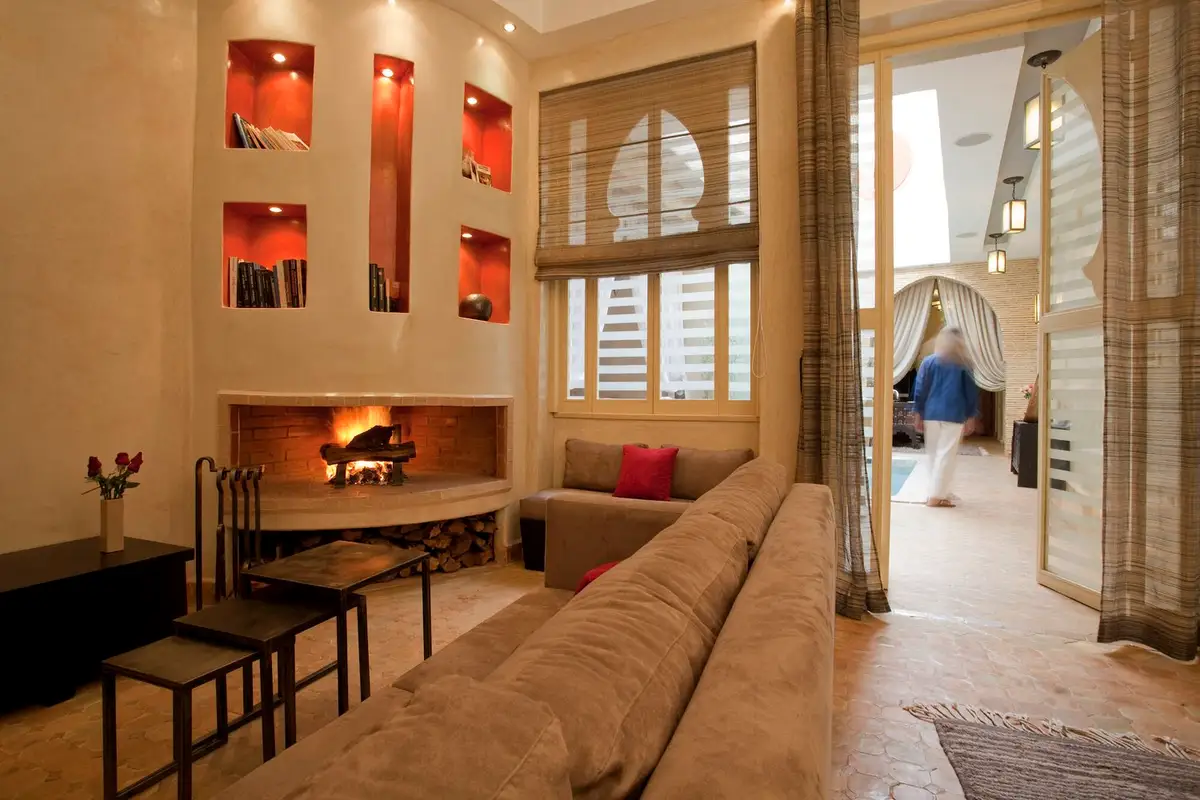 Lounge and fireplace.jpg
