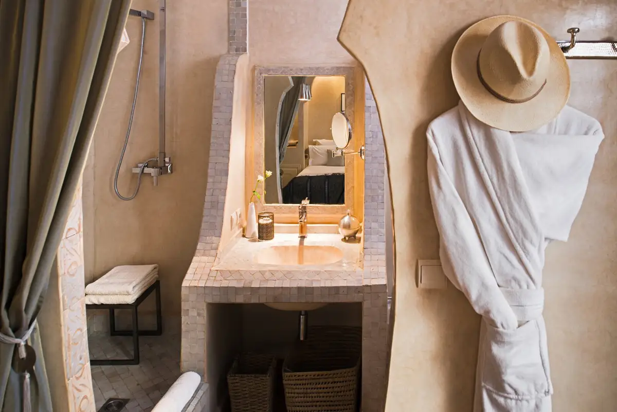 White Album en suite Bathroom.jpg