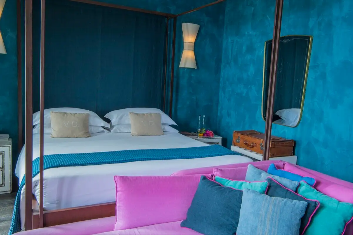 Deluxe Room 2.jpg