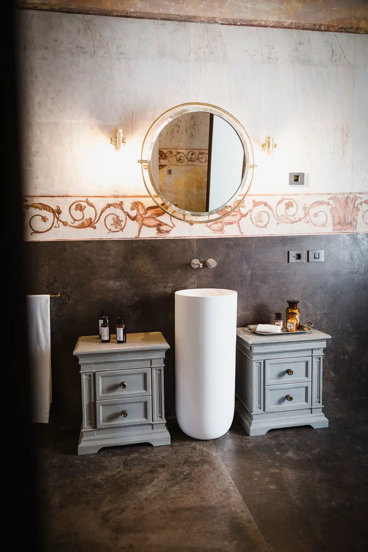 Loft Suite - bathroom.jpg