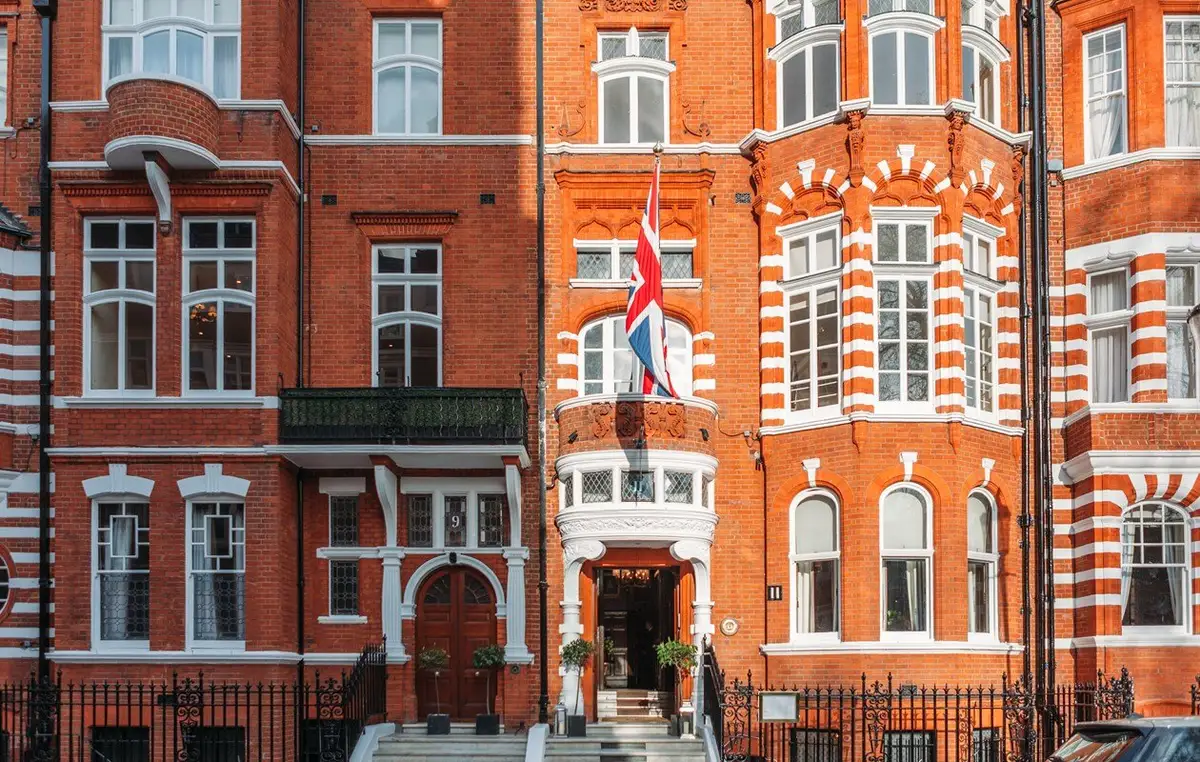 11 Cadogan Gardensfull-hotel-facade.jpg