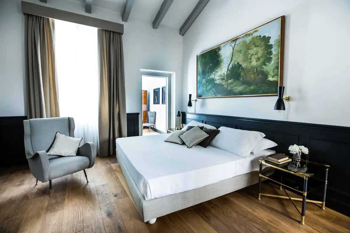Soprarno Suites
