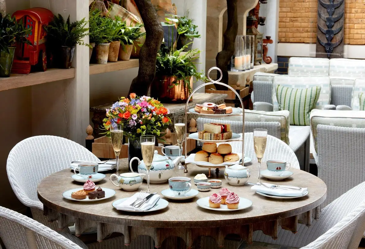 ham-yard-hotel-champagne-afternoon-tea-lr.jpg