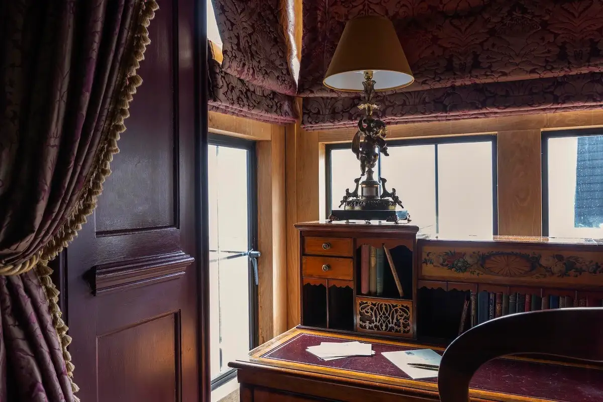 Teresa Cornelys Junior Suite at Hazlitt's