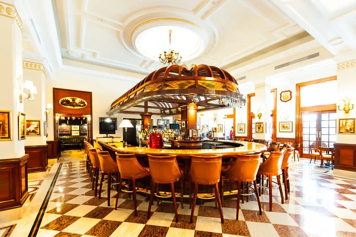 1911 Bar.jpg