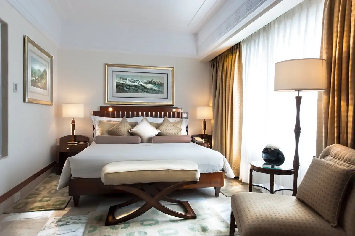 Deco Suite.jpg