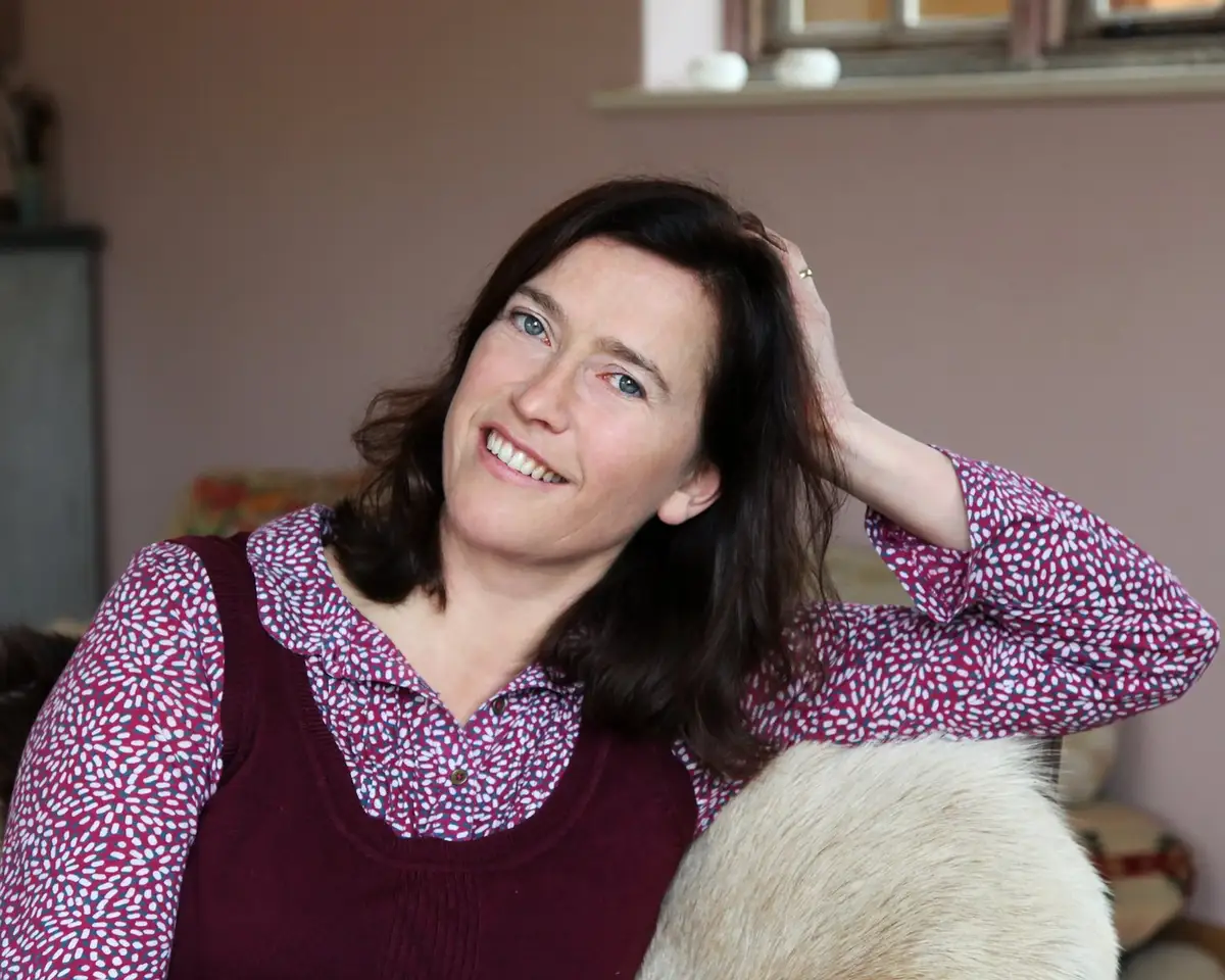Charlotte Hobson, heads to the border of Ukraine and Poland to be a translator to the refugees..