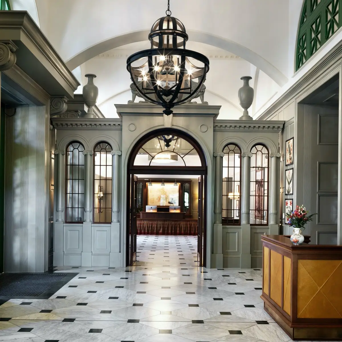UniversityArms12.jpg