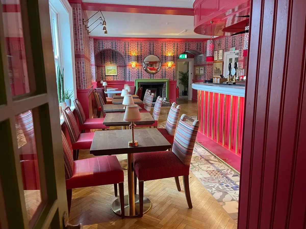 Pink Bar at The Grosvenor.jpg