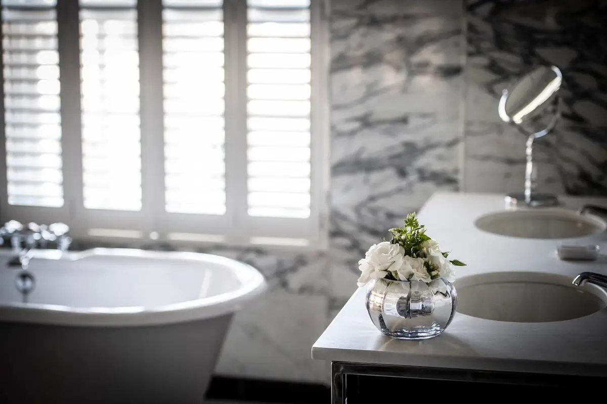 BLO - Studio Suite Bathroom.jpg