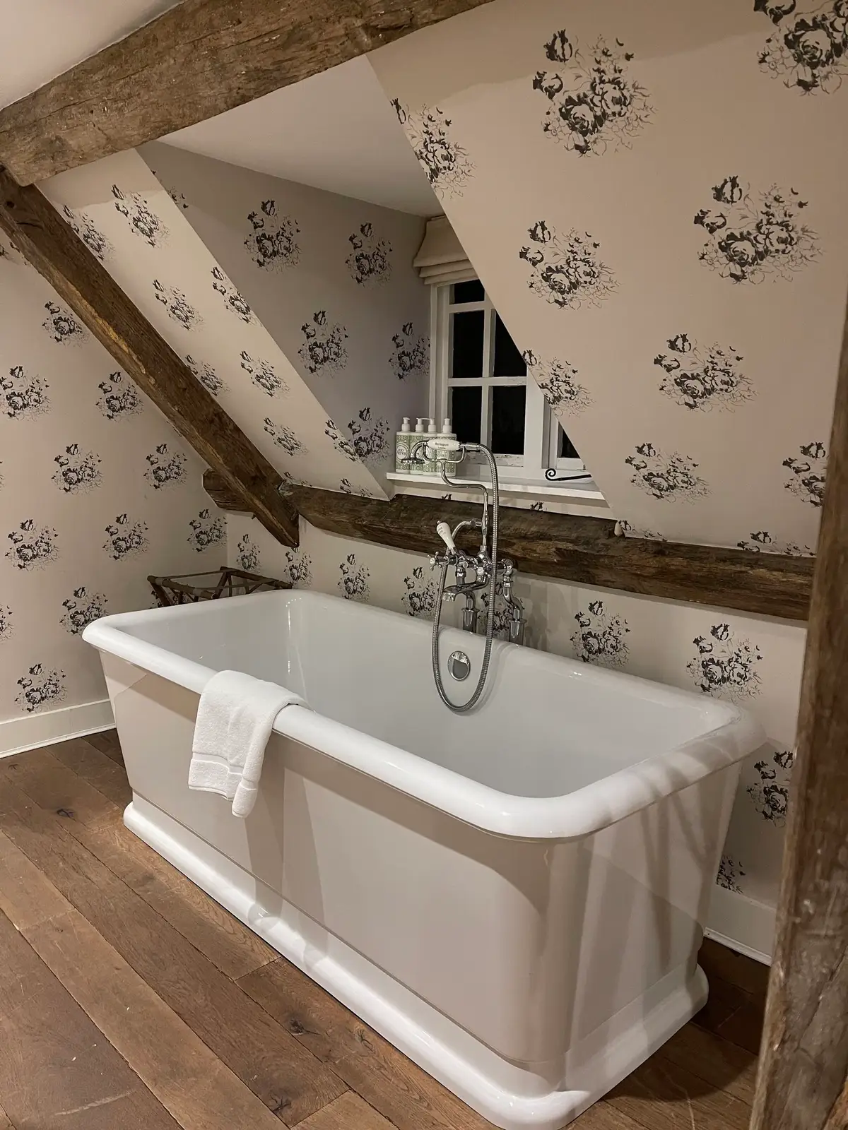 Bath at The Swan Inn.jpg