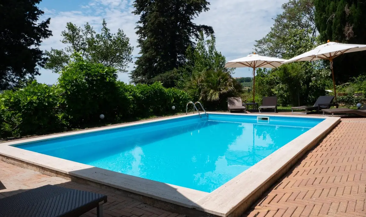 Relais Casamassima Swimming Pool_2.jpg