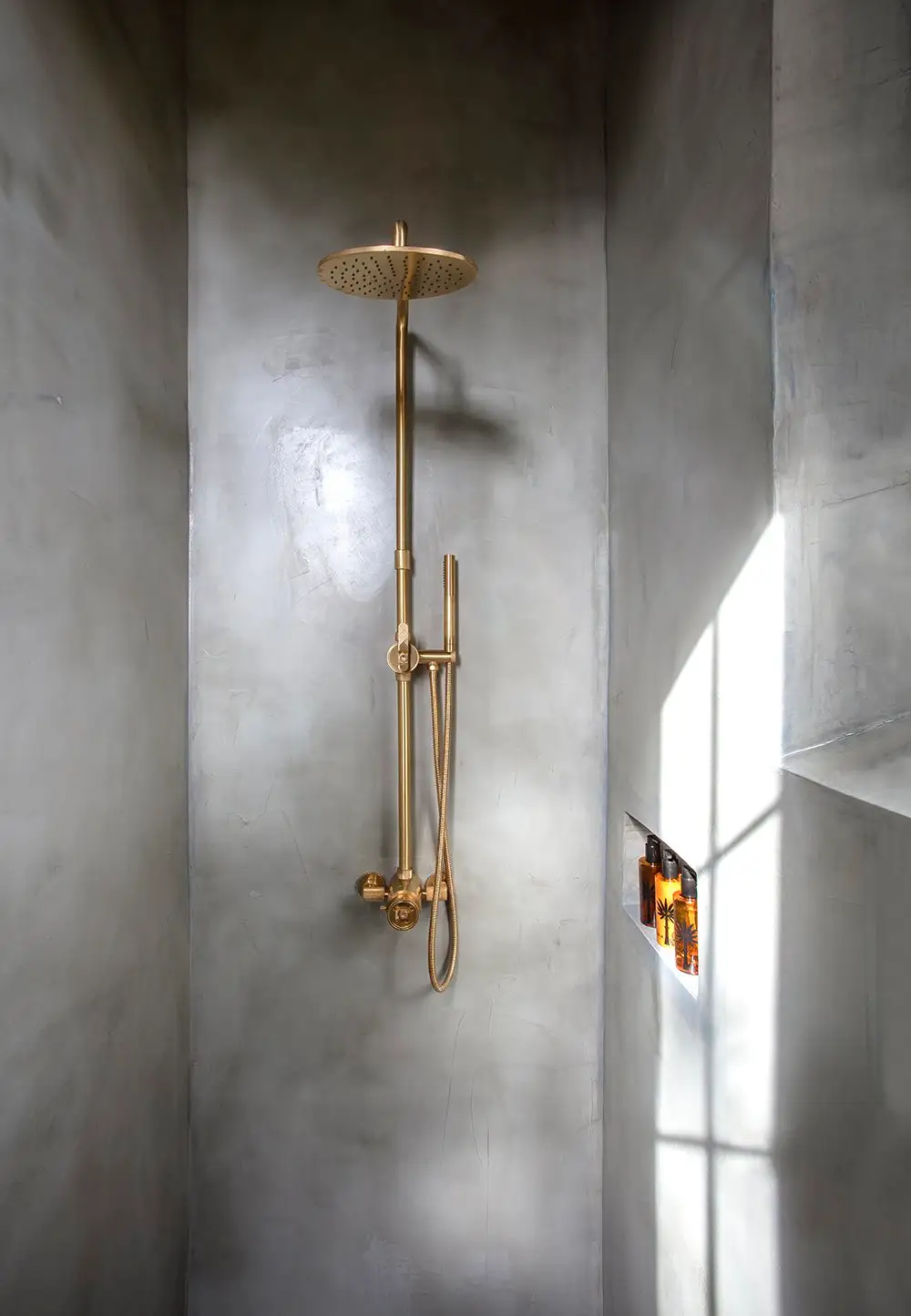 Castle Elvira_Ensuite Rainfall Shower (C) Rei Moon.jpg
