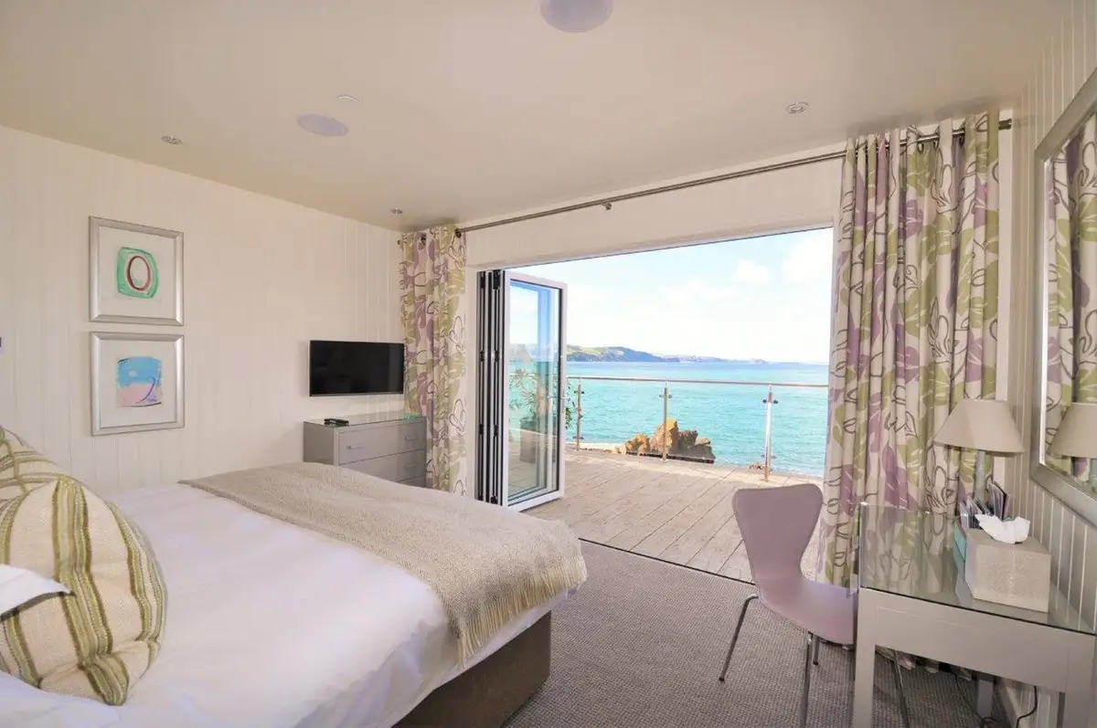 Beach Suite 2.jpg