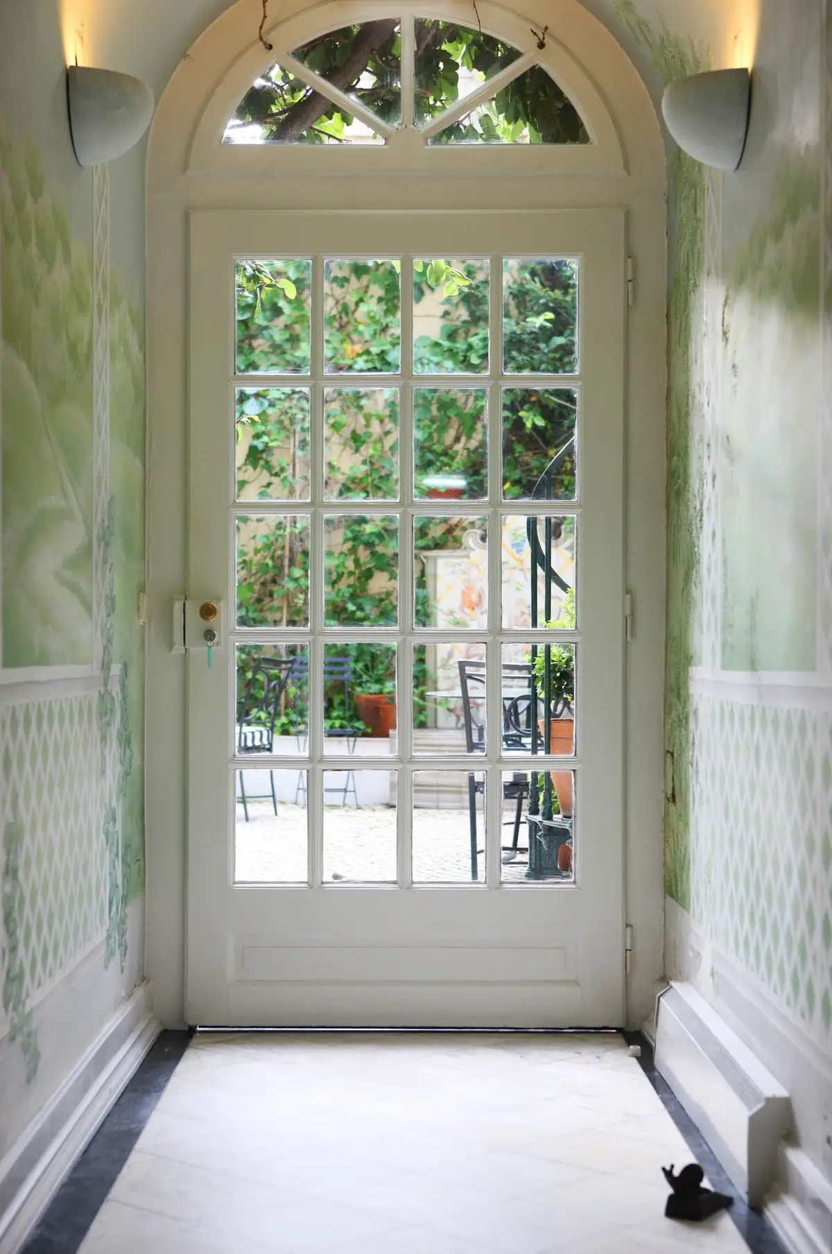 As Janelas Verdes_Garden Door.jpg