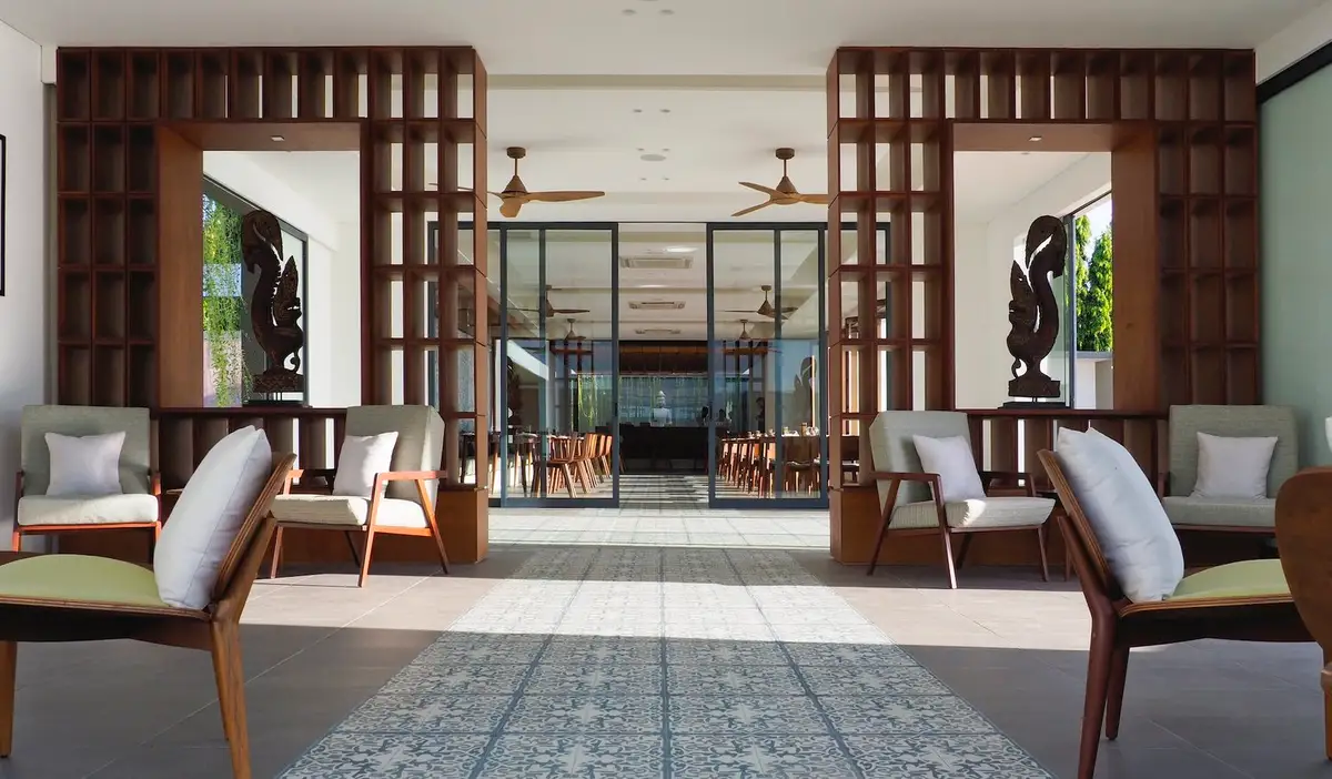 the_Balé_Lobby Area.JPG