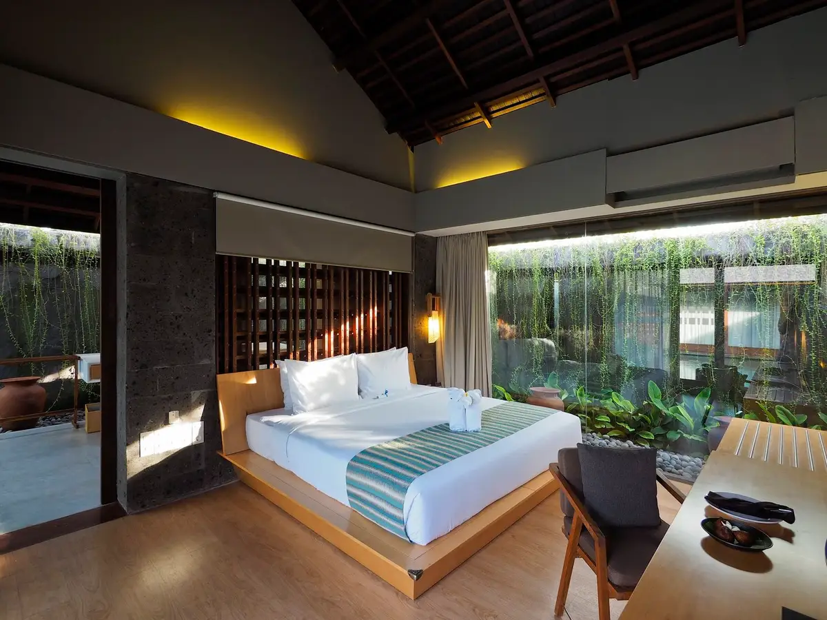 05. Master Bedroom.JPG