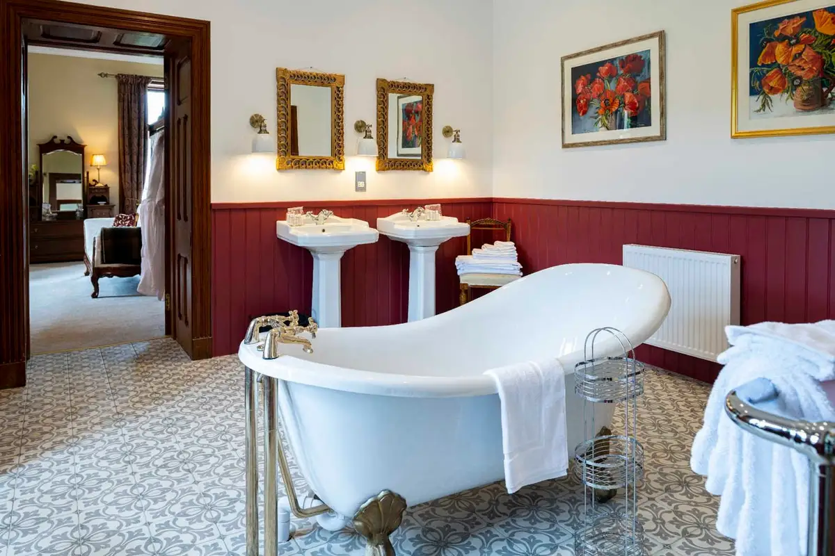 Bathroom at Rothes Glen.jpeg