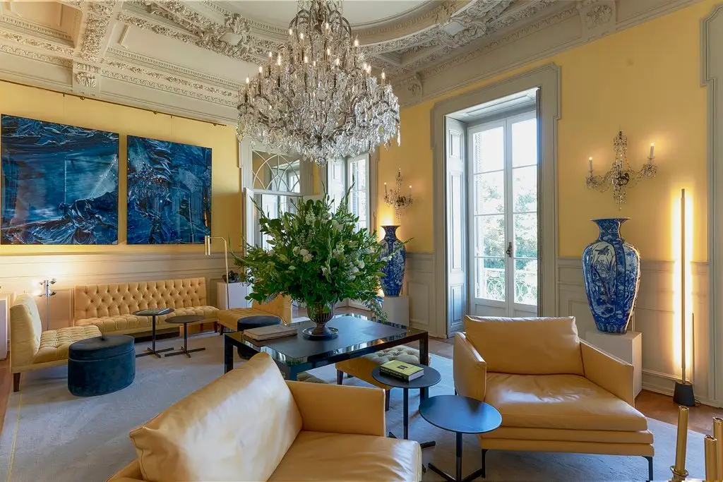 Yellow_Room_R.jpg
