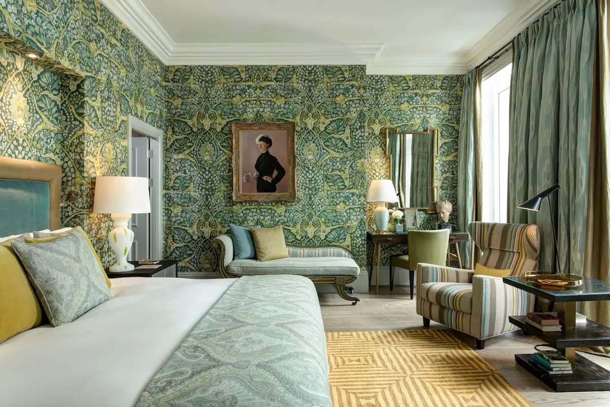 THE_KIPLING_SUITE_BEDROOM_-_BROWN_S_HOTEL.jpeg
