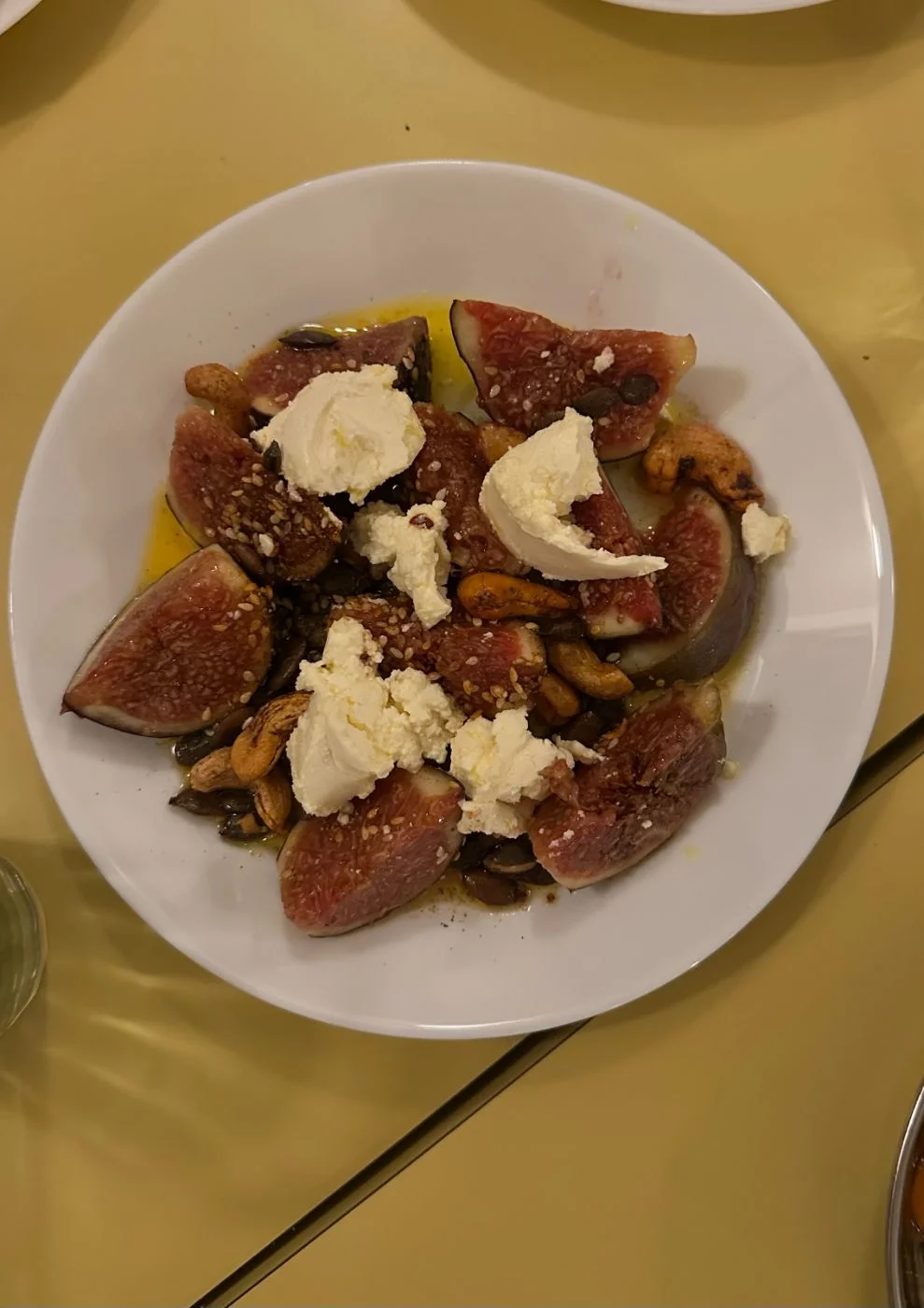 Figs with dukkah and cheese